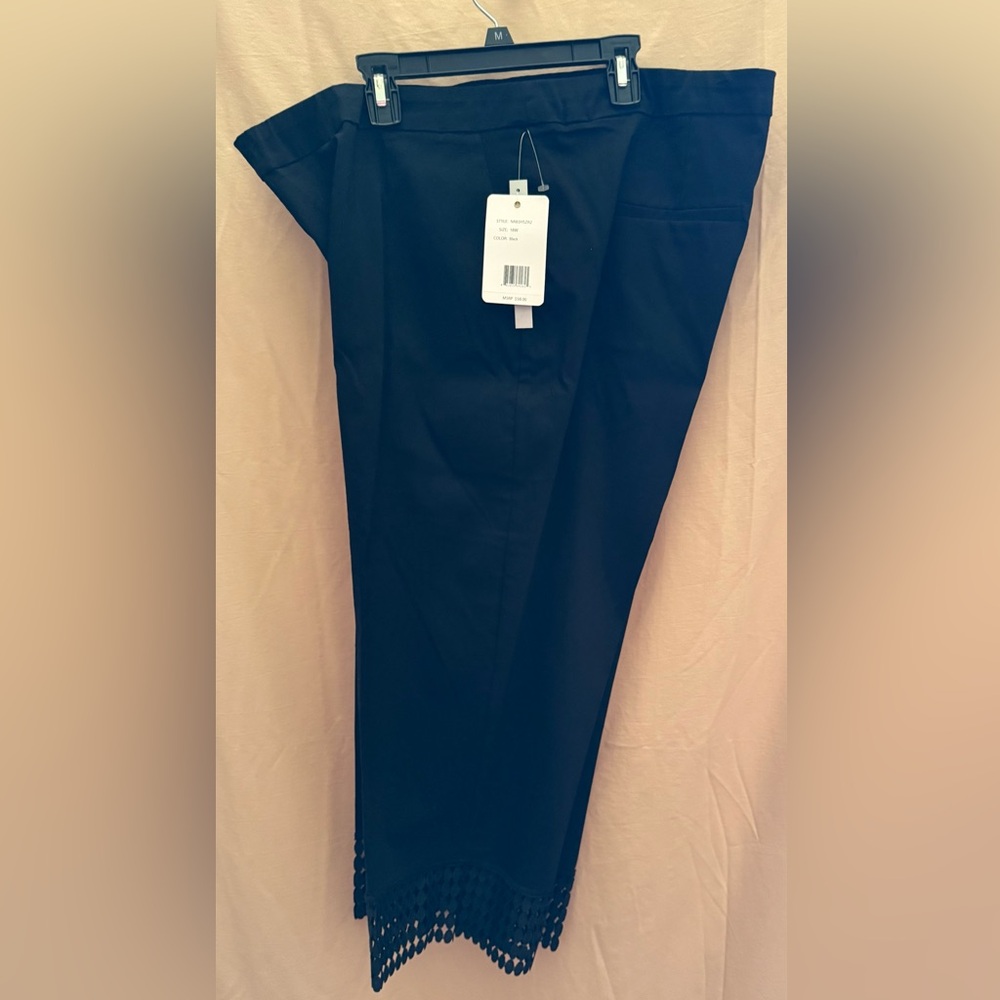 Zac & Rachel Woman Black Capris